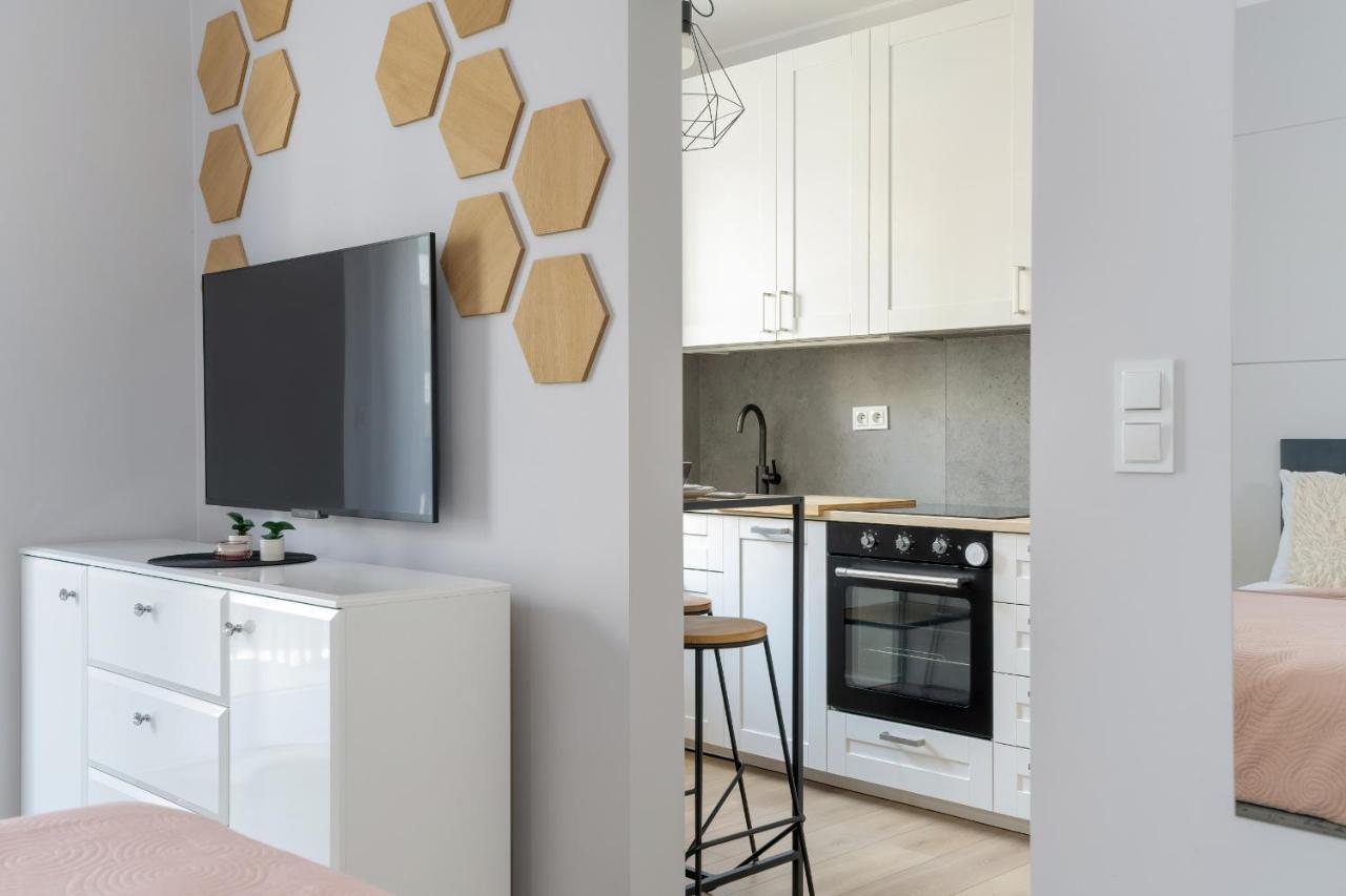 Stylish & Comfy Garbary Apartments With Parking By Noclegi Renters Poznań Exterior foto
