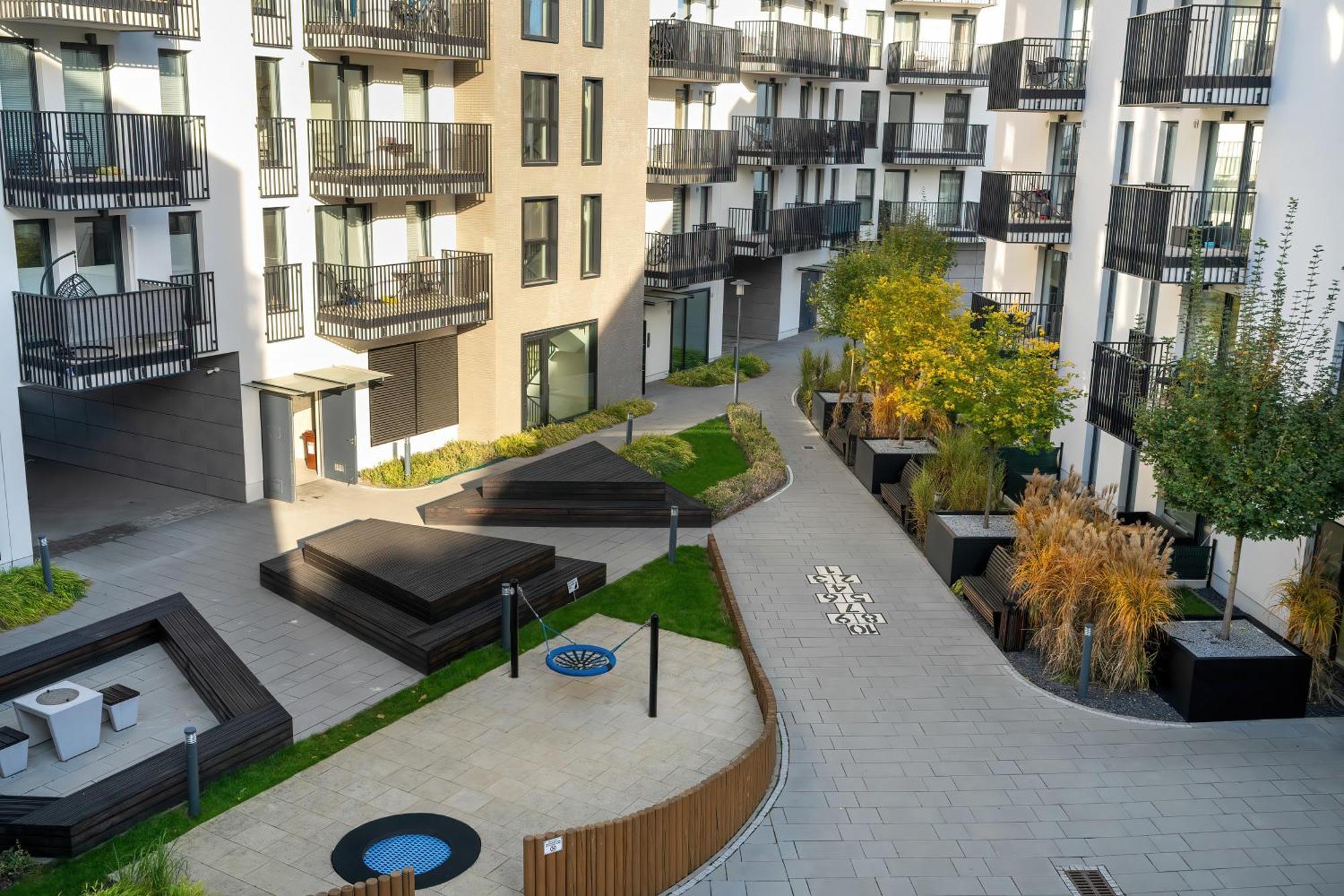 Stylish & Comfy Garbary Apartments With Parking By Noclegi Renters Poznań Exterior foto